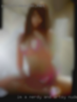 I'm a nerdy and artsy nude swingers creative type near Winfield.